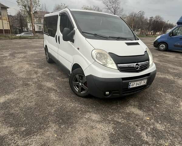 Білий Опель Віваро, об'ємом двигуна 2 л та пробігом 240 тис. км за 11500 $, фото 1 на Automoto.ua