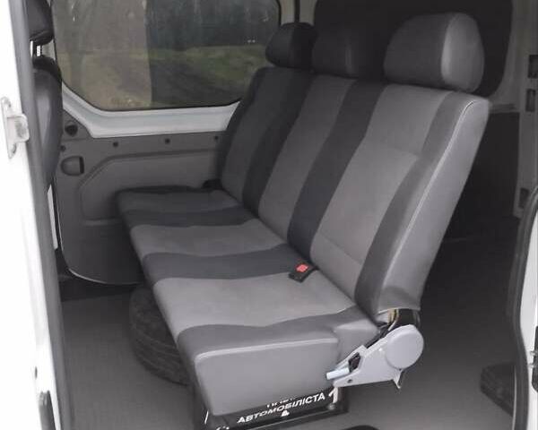 Білий Опель Віваро, об'ємом двигуна 2.5 л та пробігом 355 тис. км за 12000 $, фото 14 на Automoto.ua