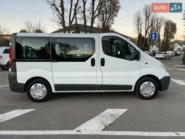 Белый Опель Виваро, объемом двигателя 2 л и пробегом 202 тыс. км за 12300 $, фото 12 на Automoto.ua