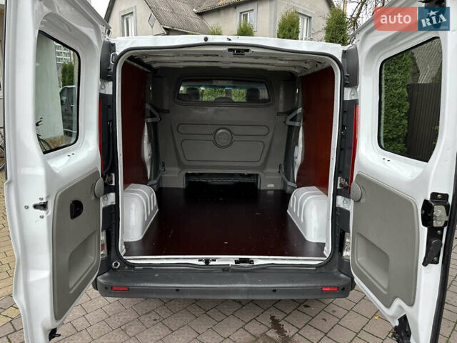 Белый Опель Виваро, объемом двигателя 2 л и пробегом 284 тыс. км за 13500 $, фото 80 на Automoto.ua