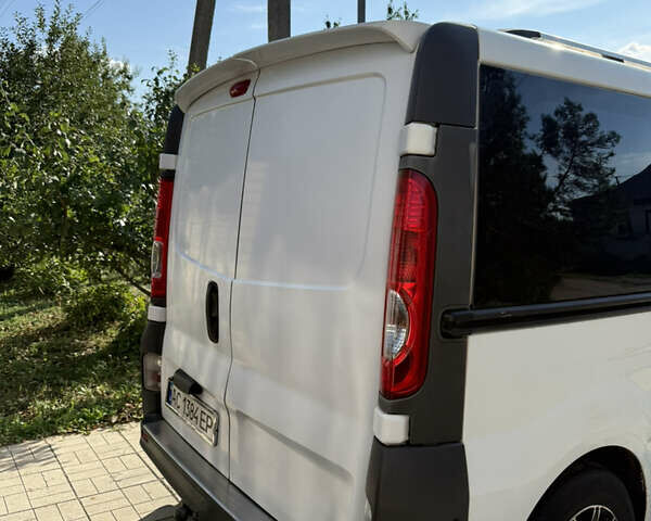 Белый Опель Виваро, объемом двигателя 2 л и пробегом 190 тыс. км за 10800 $, фото 10 на Automoto.ua