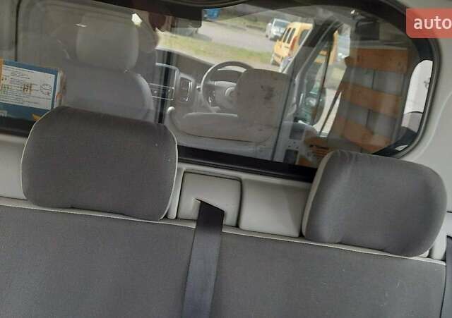 Білий Опель Віваро, об'ємом двигуна 2 л та пробігом 164 тис. км за 12800 $, фото 8 на Automoto.ua