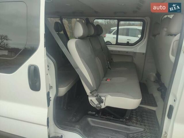Білий Опель Віваро, об'ємом двигуна 2.5 л та пробігом 197 тис. км за 14600 $, фото 13 на Automoto.ua