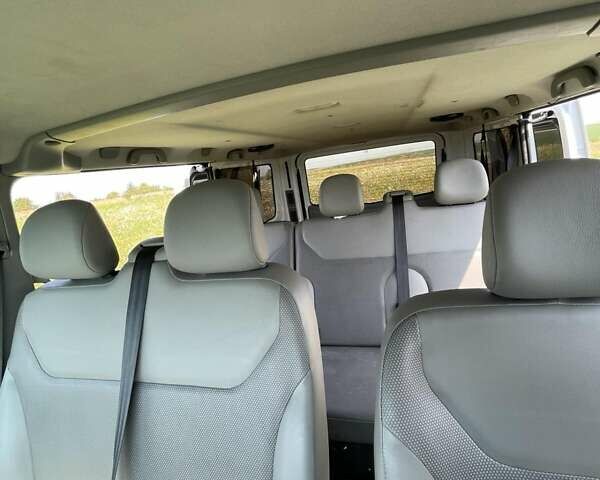 Белый Опель Виваро, объемом двигателя 2.5 л и пробегом 450 тыс. км за 13600 $, фото 17 на Automoto.ua