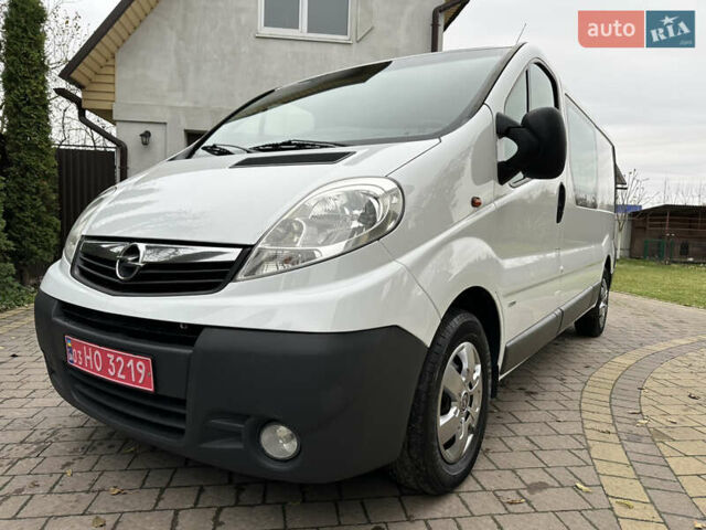 Белый Опель Виваро, объемом двигателя 2 л и пробегом 284 тыс. км за 13500 $, фото 13 на Automoto.ua