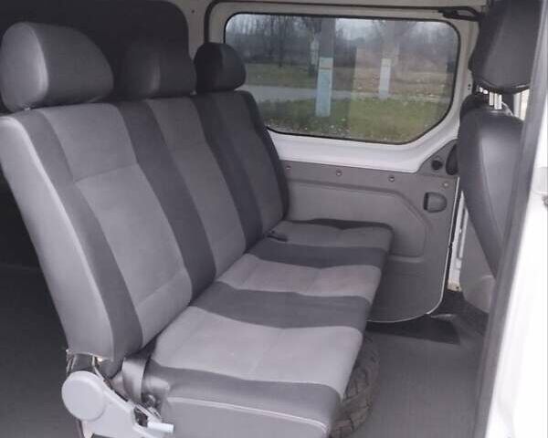 Білий Опель Віваро, об'ємом двигуна 2.5 л та пробігом 355 тис. км за 12000 $, фото 30 на Automoto.ua