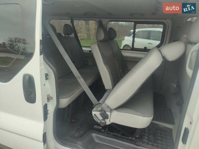 Білий Опель Віваро, об'ємом двигуна 2.5 л та пробігом 197 тис. км за 14600 $, фото 16 на Automoto.ua