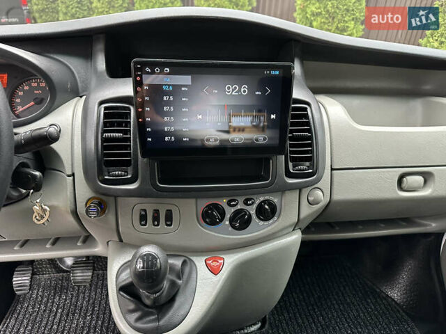 Белый Опель Виваро, объемом двигателя 2 л и пробегом 284 тыс. км за 13500 $, фото 60 на Automoto.ua