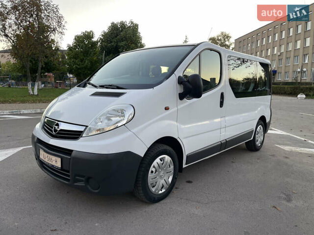 Белый Опель Виваро, объемом двигателя 2 л и пробегом 202 тыс. км за 12300 $, фото 54 на Automoto.ua