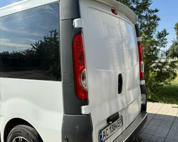 Белый Опель Виваро, объемом двигателя 2 л и пробегом 190 тыс. км за 10800 $, фото 11 на Automoto.ua