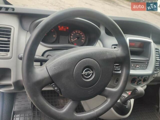 Білий Опель Віваро, об'ємом двигуна 2.5 л та пробігом 197 тис. км за 14600 $, фото 11 на Automoto.ua