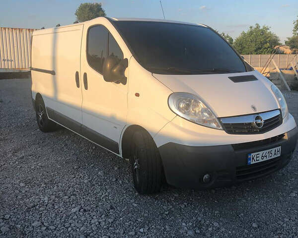 Белый Опель Виваро, объемом двигателя 2 л и пробегом 256 тыс. км за 10500 $, фото 23 на Automoto.ua