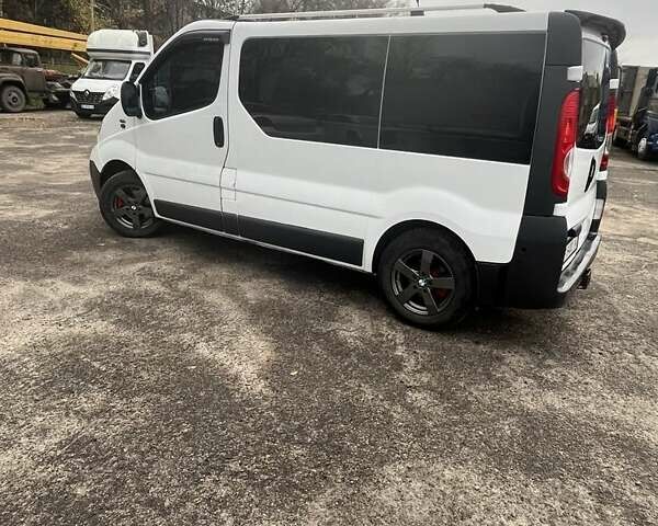 Білий Опель Віваро, об'ємом двигуна 2 л та пробігом 240 тис. км за 11500 $, фото 6 на Automoto.ua