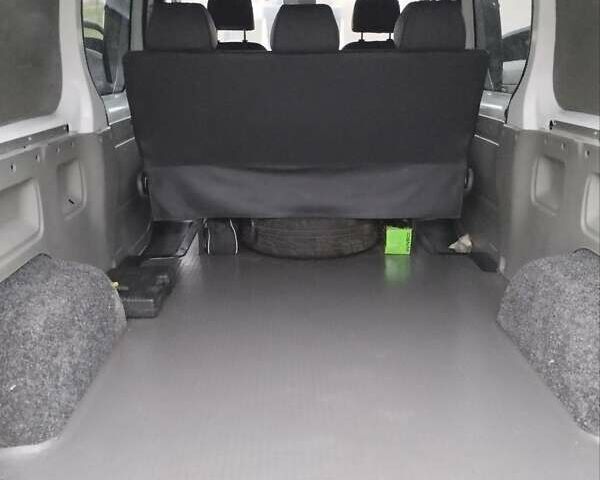 Білий Опель Віваро, об'ємом двигуна 2.5 л та пробігом 355 тис. км за 12000 $, фото 15 на Automoto.ua