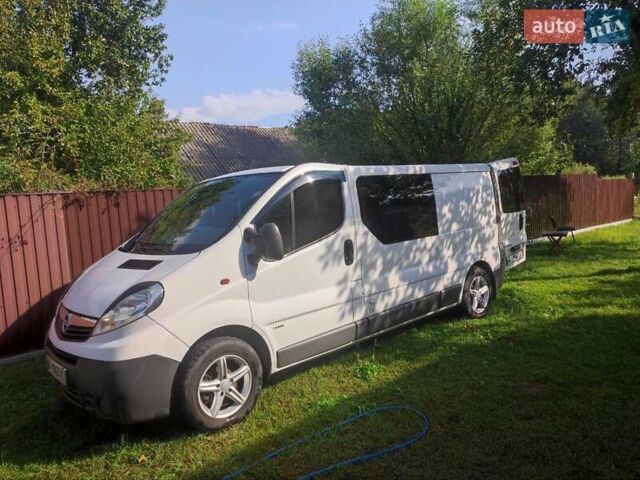 Белый Опель Виваро, объемом двигателя 2 л и пробегом 305 тыс. км за 11000 $, фото 11 на Automoto.ua