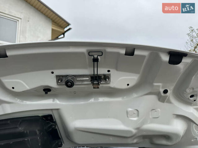 Белый Опель Виваро, объемом двигателя 2 л и пробегом 284 тыс. км за 13500 $, фото 93 на Automoto.ua