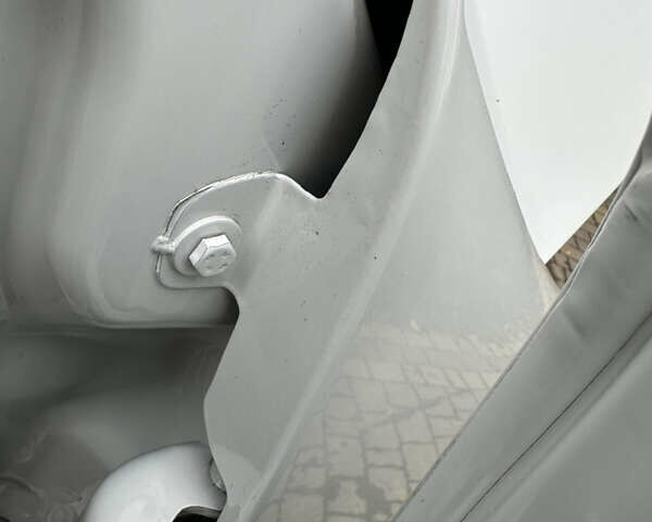 Белый Опель Виваро, объемом двигателя 2 л и пробегом 284 тыс. км за 13500 $, фото 101 на Automoto.ua