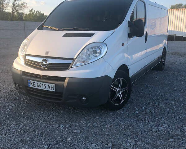 Белый Опель Виваро, объемом двигателя 2 л и пробегом 256 тыс. км за 10500 $, фото 20 на Automoto.ua