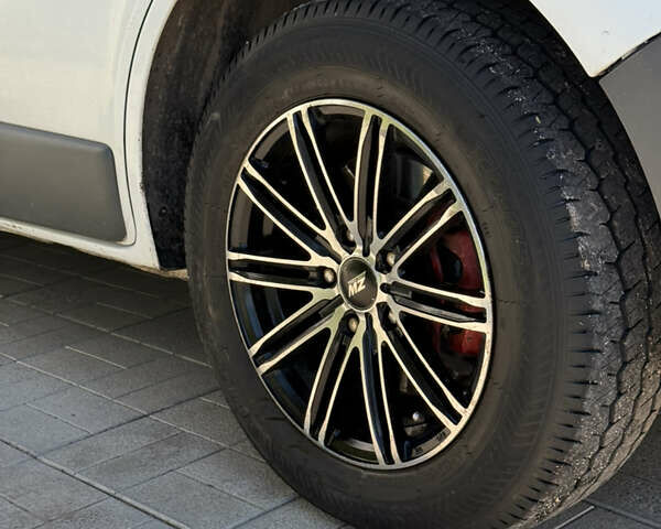 Белый Опель Виваро, объемом двигателя 2 л и пробегом 190 тыс. км за 10800 $, фото 13 на Automoto.ua