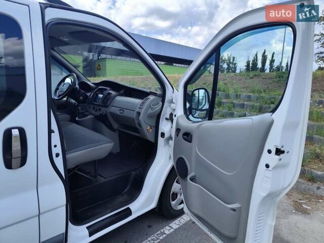 Белый Опель Виваро, объемом двигателя 2 л и пробегом 228 тыс. км за 14500 $, фото 15 на Automoto.ua