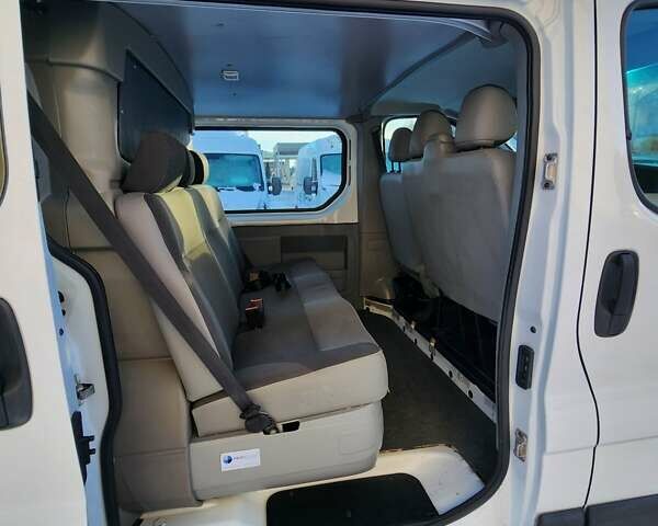 Білий Опель Віваро, об'ємом двигуна 2 л та пробігом 282 тис. км за 13700 $, фото 18 на Automoto.ua
