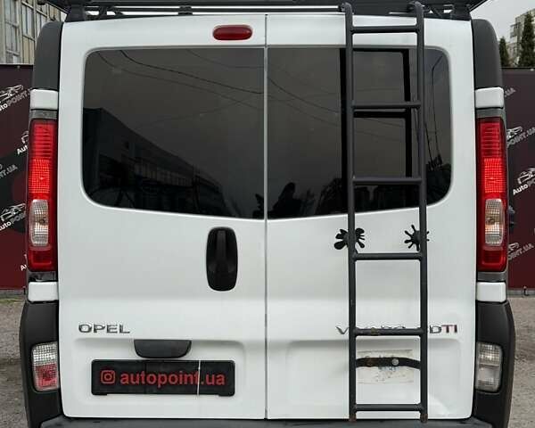 Білий Опель Віваро, об'ємом двигуна 2 л та пробігом 294 тис. км за 10500 $, фото 8 на Automoto.ua