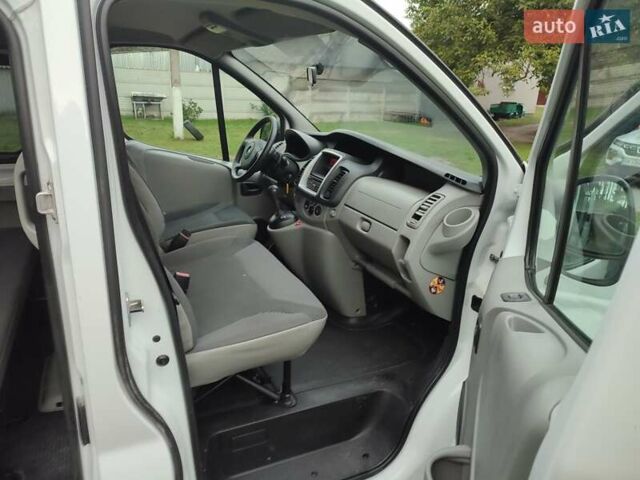Білий Опель Віваро, об'ємом двигуна 2.5 л та пробігом 194 тис. км за 14600 $, фото 20 на Automoto.ua