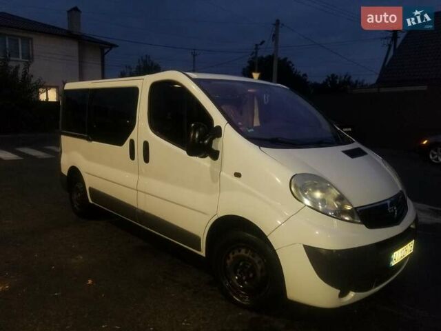 Белый Опель Виваро, объемом двигателя 2 л и пробегом 220 тыс. км за 12200 $, фото 9 на Automoto.ua