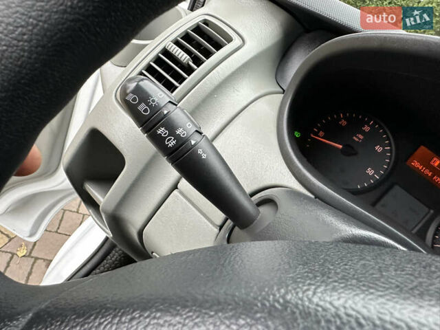 Белый Опель Виваро, объемом двигателя 2 л и пробегом 284 тыс. км за 13500 $, фото 68 на Automoto.ua