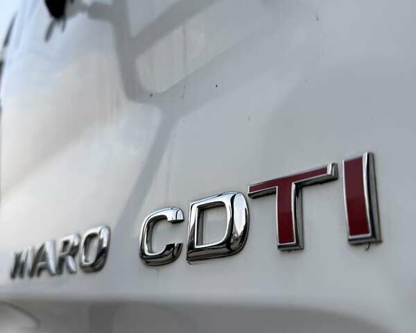 Опель Віваро 2011 у Сумах на Automoto.ua Білий Опель Віваро, об'ємом двигуна 2 л та пробігом 294 тис. км за 10800 $, фото 5 на Automoto.ua