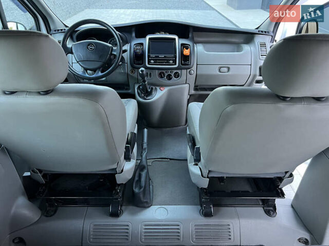 Опель Віваро 2011 у Луцьку на Automoto.ua Білий Опель Віваро, об'ємом двигуна 2 л та пробігом 130 тис. км за 11200 $, фото 11 на Automoto.ua
