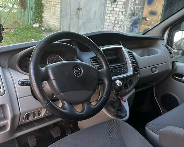 Білий Опель Віваро, об'ємом двигуна 2 л та пробігом 319 тис. км за 7999 $, фото 12 на Automoto.ua