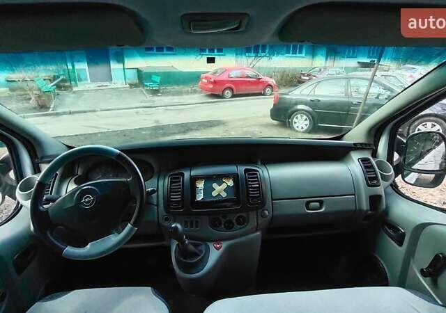 Білий Опель Віваро, об'ємом двигуна 2 л та пробігом 320 тис. км за 10200 $, фото 14 на Automoto.ua