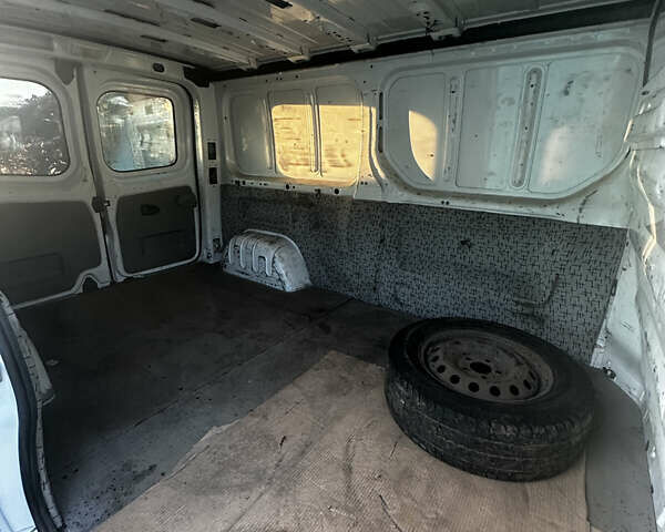 Білий Опель Віваро, об'ємом двигуна 2 л та пробігом 319 тис. км за 7999 $, фото 7 на Automoto.ua
