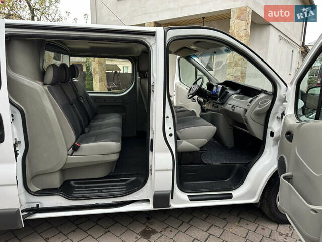 Белый Опель Виваро, объемом двигателя 2 л и пробегом 284 тыс. км за 13500 $, фото 75 на Automoto.ua