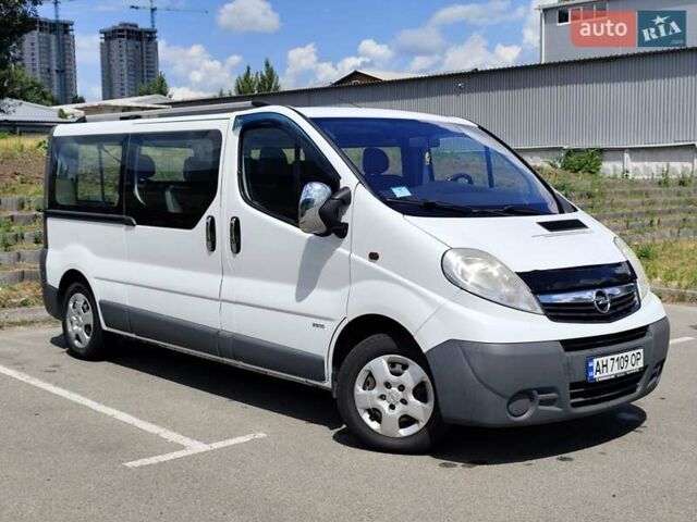 Белый Опель Виваро, объемом двигателя 2 л и пробегом 228 тыс. км за 14500 $, фото 8 на Automoto.ua