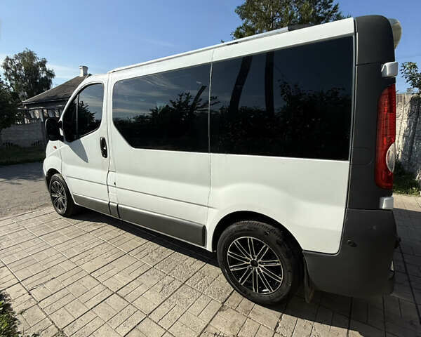 Белый Опель Виваро, объемом двигателя 2 л и пробегом 190 тыс. км за 10800 $, фото 39 на Automoto.ua