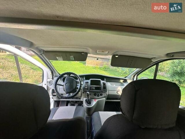 Білий Опель Віваро, об'ємом двигуна 2 л та пробігом 160 тис. км за 12350 $, фото 17 на Automoto.ua
