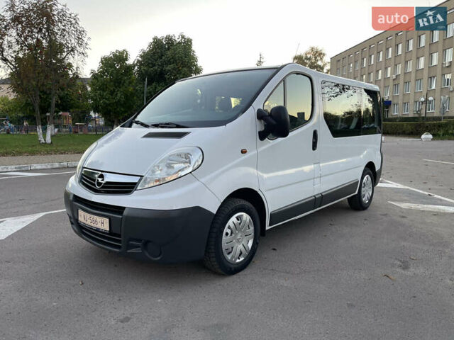 Белый Опель Виваро, объемом двигателя 2 л и пробегом 202 тыс. км за 12300 $, фото 7 на Automoto.ua
