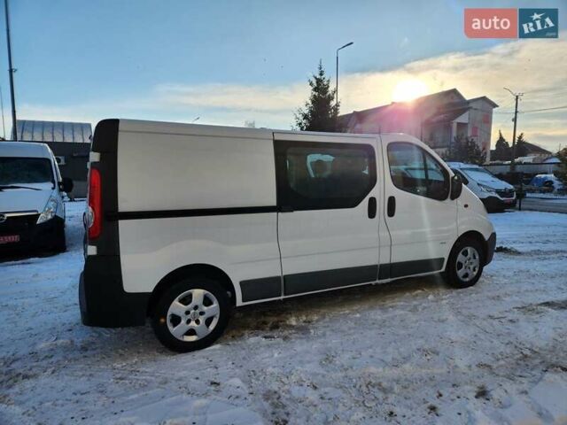 Білий Опель Віваро, об'ємом двигуна 2 л та пробігом 282 тис. км за 13700 $, фото 2 на Automoto.ua