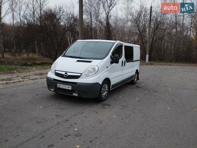 Білий Опель Віваро, об'ємом двигуна 2.5 л та пробігом 355 тис. км за 12000 $, фото 19 на Automoto.ua