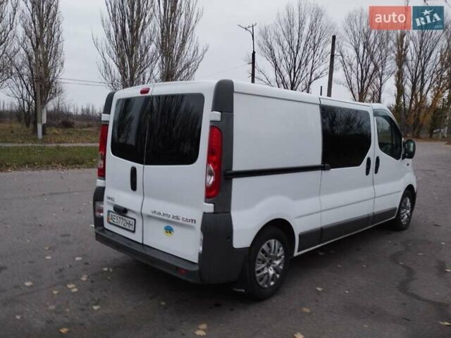 Білий Опель Віваро, об'ємом двигуна 2.5 л та пробігом 355 тис. км за 12000 $, фото 25 на Automoto.ua