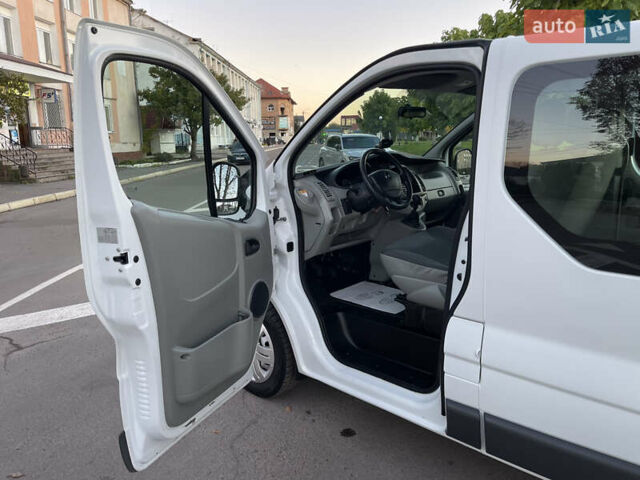 Белый Опель Виваро, объемом двигателя 2 л и пробегом 202 тыс. км за 12300 $, фото 23 на Automoto.ua