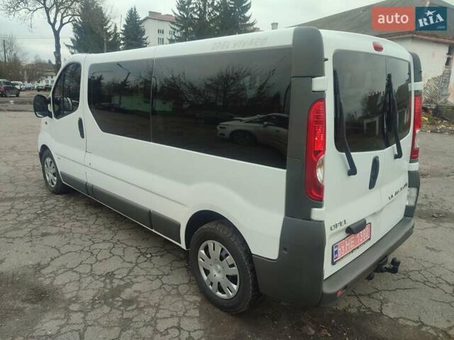 Білий Опель Віваро, об'ємом двигуна 2.5 л та пробігом 197 тис. км за 14600 $, фото 4 на Automoto.ua