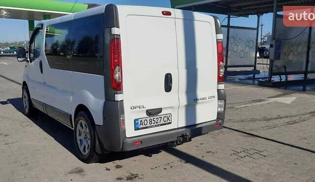 Білий Опель Віваро, об'ємом двигуна 2 л та пробігом 160 тис. км за 12350 $, фото 3 на Automoto.ua