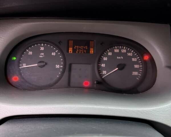 Білий Опель Віваро, об'ємом двигуна 2 л та пробігом 294 тис. км за 10500 $, фото 11 на Automoto.ua