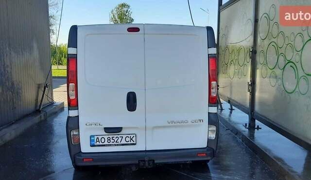 Білий Опель Віваро, об'ємом двигуна 2 л та пробігом 153 тис. км за 11000 $, фото 11 на Automoto.ua