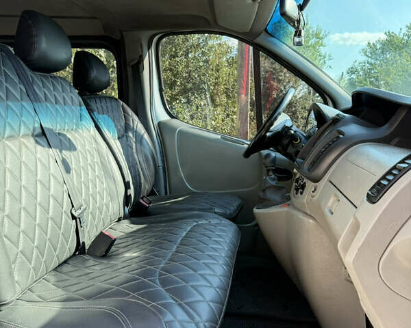 Белый Опель Виваро, объемом двигателя 2 л и пробегом 190 тыс. км за 10800 $, фото 21 на Automoto.ua