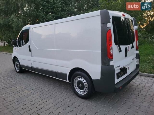 Білий Опель Віваро, об'ємом двигуна 2 л та пробігом 242 тис. км за 9888 $, фото 28 на Automoto.ua