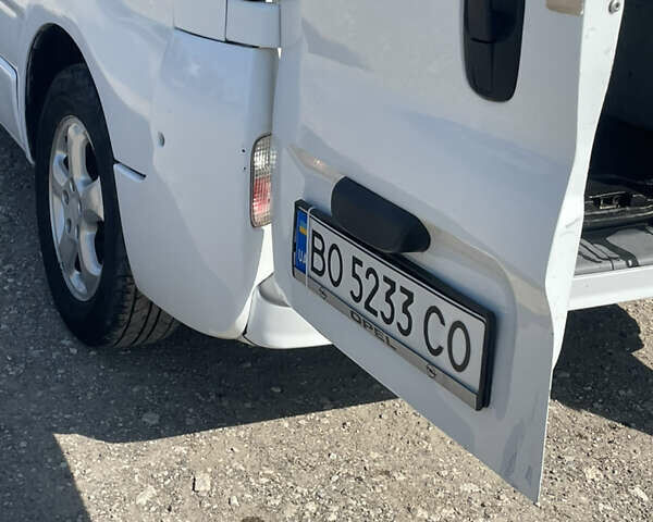 Белый Опель Виваро, объемом двигателя 2 л и пробегом 264 тыс. км за 11500 $, фото 10 на Automoto.ua